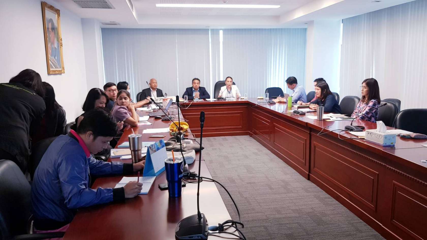 ประชุมหารือโครงการความร่วมทางวิชาการเพื่อพัฒนาทรัพยากรมนุษย์..คณะสิ่งแวดล้อม ณ สถาบันบัณฑิต พัฒนบริหารศาสตร์นิด้า 